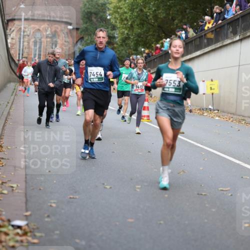 05.10.2025 - 20. swb-Marathon Bremen Michael Strokosch http://msf.ph/oto/9220650 05.10.2025 12:50:02 Laufen 7454, 27, 7553, 1413, 9 meine-sportfotos.de