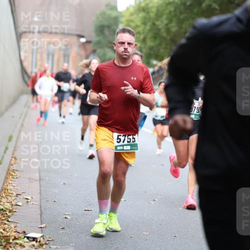05.10.2025 - 20. swb-Marathon Bremen Michael Strokosch http://msf.ph/oto/9220665 05.10.2025 12:50:09 Laufen 5755, 879 meine-sportfotos.de
