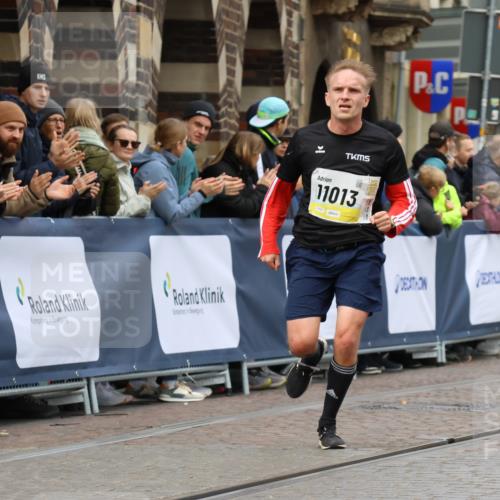 05.10.2025 - 20. swb-Marathon Bremen Strokosch-Dieckow http://msf.ph/oto/9220670 05.10.2025 10:36:22 Ziel 11013, 11185, 11687 meine-sportfotos.de