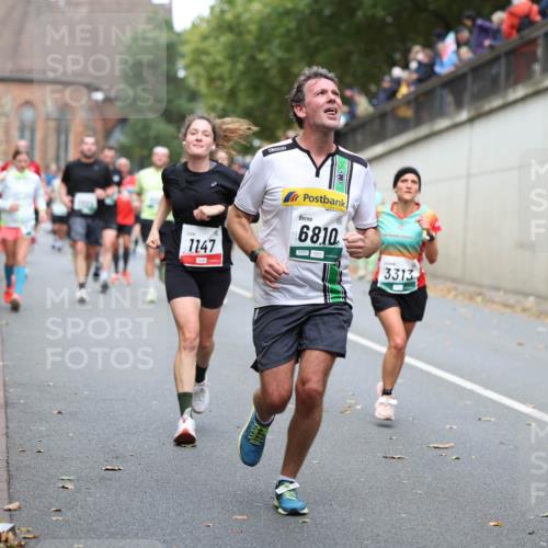 05.10.2025 - 20. swb-Marathon Bremen Michael Strokosch http://msf.ph/oto/9220672 05.10.2025 12:50:10 Laufen 1147, 6810, 3313, 20, 2352 meine-sportfotos.de