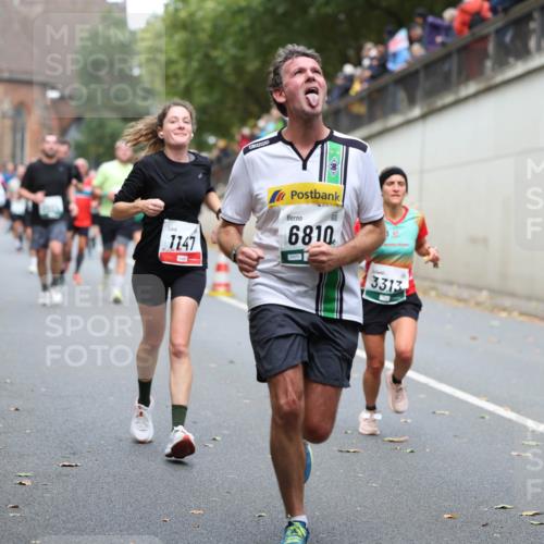05.10.2025 - 20. swb-Marathon Bremen Michael Strokosch http://msf.ph/oto/9220674 05.10.2025 12:50:11 Laufen 1147, 6810, 3313, 20, 2357 meine-sportfotos.de