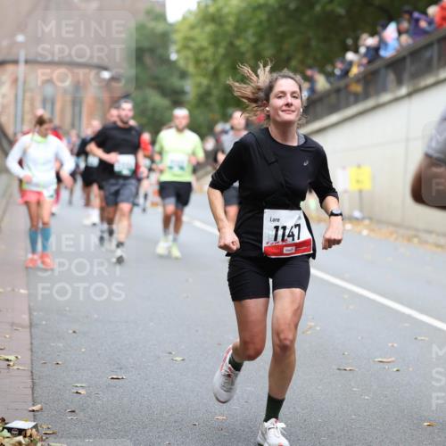 05.10.2025 - 20. swb-Marathon Bremen Michael Strokosch http://msf.ph/oto/9220676 05.10.2025 12:50:12 Laufen 1147 meine-sportfotos.de