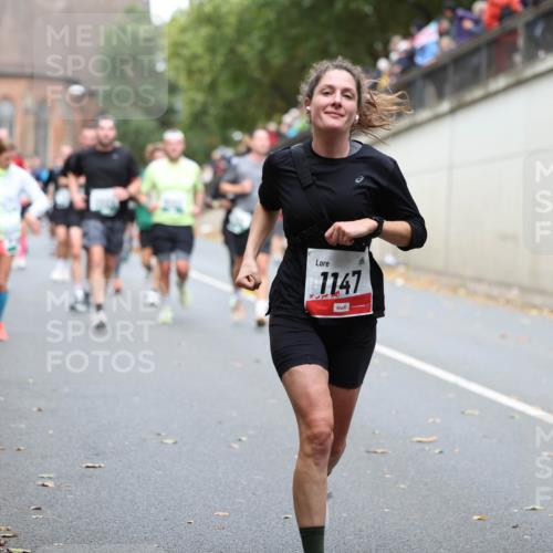 05.10.2025 - 20. swb-Marathon Bremen Michael Strokosch http://msf.ph/oto/9220678 05.10.2025 12:50:12 Laufen 1147 meine-sportfotos.de