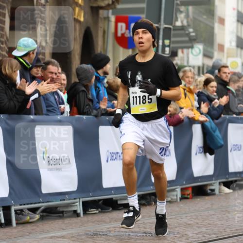 05.10.2025 - 20. swb-Marathon Bremen Strokosch-Dieckow http://msf.ph/oto/9220681 05.10.2025 10:36:26 Ziel 11185, 11687 meine-sportfotos.de