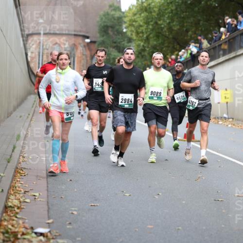 05.10.2025 - 20. swb-Marathon Bremen Michael Strokosch http://msf.ph/oto/9220683 05.10.2025 12:50:13 Laufen 342, 2984, 9089, 6504, 4, 4767 meine-sportfotos.de
