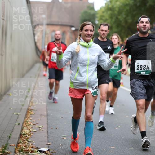 05.10.2025 - 20. swb-Marathon Bremen Michael Strokosch http://msf.ph/oto/9220692 05.10.2025 12:50:15 Laufen 2984, 089 meine-sportfotos.de