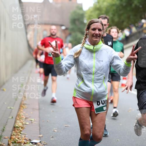 05.10.2025 - 20. swb-Marathon Bremen Michael Strokosch http://msf.ph/oto/9220694 05.10.2025 12:50:16 Laufen 2984 meine-sportfotos.de