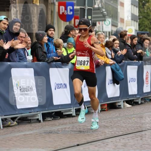 05.10.2025 - 20. swb-Marathon Bremen Strokosch-Dieckow http://msf.ph/oto/9220695 05.10.2025 10:36:29 Ziel 9527, 11185, 11687 meine-sportfotos.de