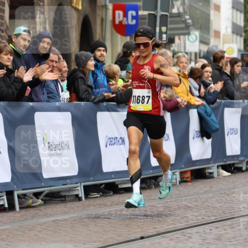 05.10.2025 - 20. swb-Marathon Bremen Strokosch-Dieckow http://msf.ph/oto/9220700 05.10.2025 10:36:29 Ziel 9527, 11185, 11687 meine-sportfotos.de