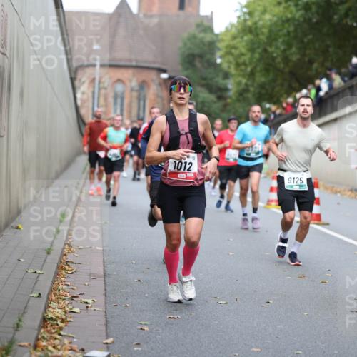 05.10.2025 - 20. swb-Marathon Bremen Michael Strokosch http://msf.ph/oto/9220701 05.10.2025 12:50:19 Laufen 1012, 3901, 9125 meine-sportfotos.de