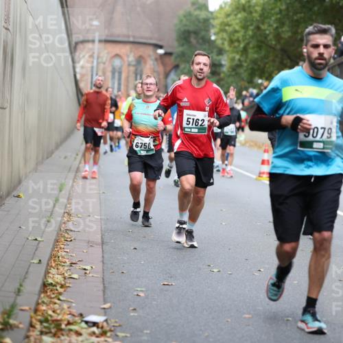 05.10.2025 - 20. swb-Marathon Bremen Michael Strokosch http://msf.ph/oto/9220708 05.10.2025 12:50:23 Laufen 6750, 5162, 079, 3 meine-sportfotos.de