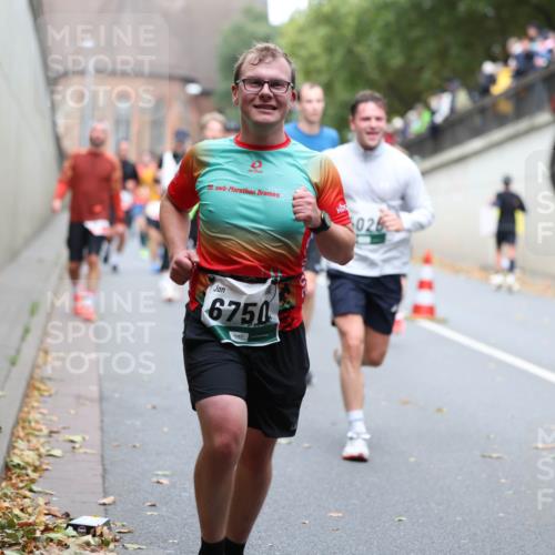 05.10.2025 - 20. swb-Marathon Bremen Michael Strokosch http://msf.ph/oto/9220716 05.10.2025 12:50:26 Laufen 20, 026, 6750 meine-sportfotos.de