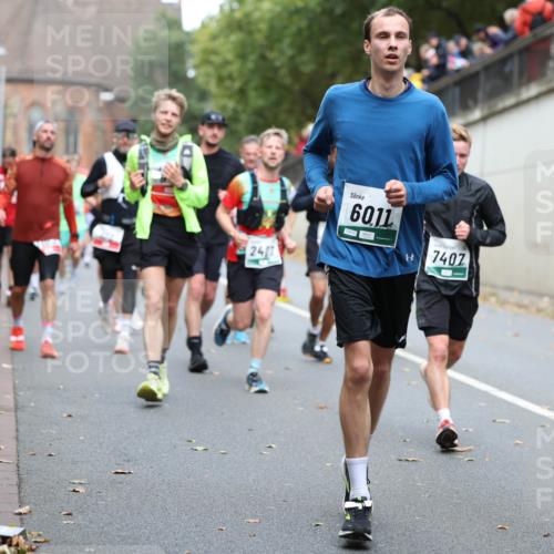 05.10.2025 - 20. swb-Marathon Bremen Michael Strokosch http://msf.ph/oto/9220723 05.10.2025 12:50:27 Laufen 1, 2411, 6011, 7407 meine-sportfotos.de