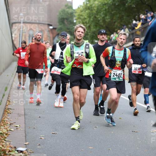 05.10.2025 - 20. swb-Marathon Bremen Michael Strokosch http://msf.ph/oto/9220726 05.10.2025 12:50:28 Laufen 190, 2407, 1610, 6011 meine-sportfotos.de