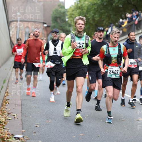 05.10.2025 - 20. swb-Marathon Bremen Michael Strokosch http://msf.ph/oto/9220727 05.10.2025 12:50:29 Laufen 1966, 132, 2407, 1610 meine-sportfotos.de