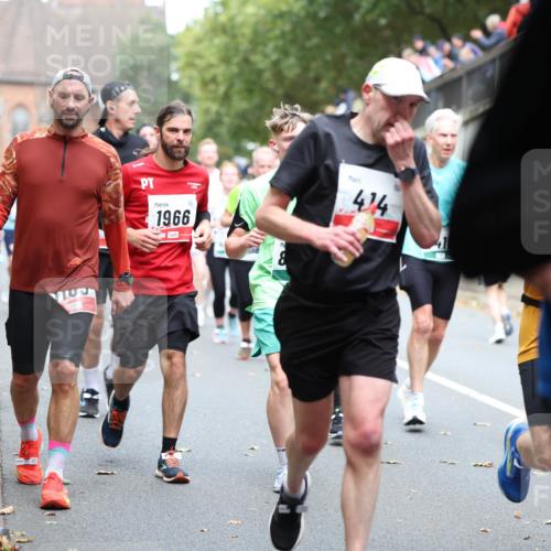 05.10.2025 - 20. swb-Marathon Bremen Michael Strokosch http://msf.ph/oto/9220735 05.10.2025 12:50:32 Laufen 1966, 404 meine-sportfotos.de
