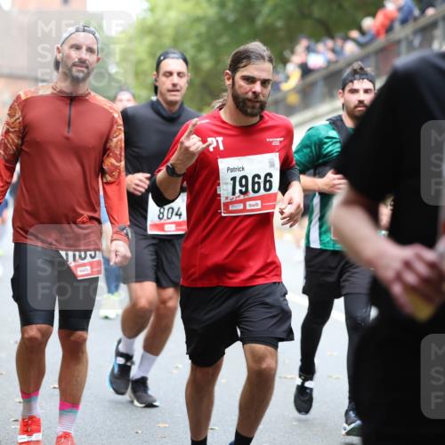 05.10.2025 - 20. swb-Marathon Bremen Michael Strokosch http://msf.ph/oto/9220738 05.10.2025 12:50:33 Laufen 804, 1966, 01637, 414 meine-sportfotos.de