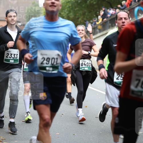 05.10.2025 - 20. swb-Marathon Bremen Michael Strokosch http://msf.ph/oto/9220750 05.10.2025 12:50:37 Laufen 2333, 2901, 8, 8403, 25, 7653 meine-sportfotos.de