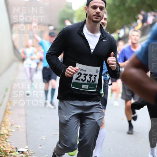 05.10.2025 - 20. swb-Marathon Bremen Michael Strokosch http://msf.ph/oto/9220753 05.10.2025 12:50:38 Laufen 2333, 840 meine-sportfotos.de