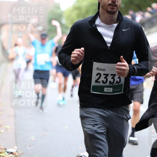 05.10.2025 - 20. swb-Marathon Bremen Michael Strokosch http://msf.ph/oto/9220754 05.10.2025 12:50:39 Laufen 2333, 8403 meine-sportfotos.de