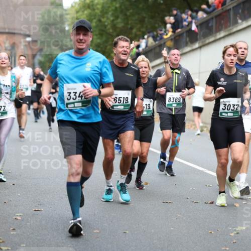 05.10.2025 - 20. swb-Marathon Bremen Michael Strokosch http://msf.ph/oto/9220760 05.10.2025 12:50:40 Laufen 7877, 6, 334, 65, 19, 19, 8369, 3032, 117 meine-sportfotos.de