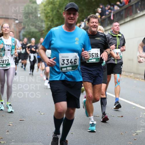 05.10.2025 - 20. swb-Marathon Bremen Michael Strokosch http://msf.ph/oto/9220762 05.10.2025 12:50:41 Laufen 7877, 3346, 6519, 369, 3037 meine-sportfotos.de