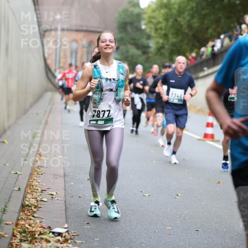 05.10.2025 - 20. swb-Marathon Bremen Michael Strokosch http://msf.ph/oto/9220764 05.10.2025 12:50:41 Laufen 7877, 73467, 3346 meine-sportfotos.de