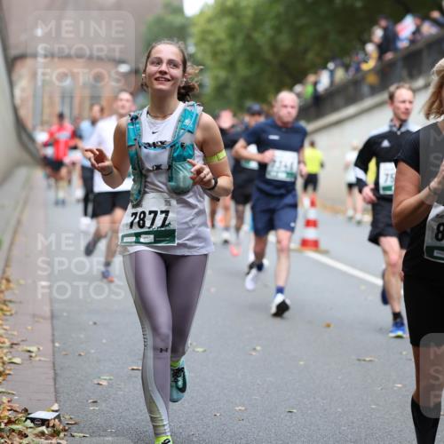 05.10.2025 - 20. swb-Marathon Bremen Michael Strokosch http://msf.ph/oto/9220766 05.10.2025 12:50:42 Laufen 7877, 84, 19, 04425 meine-sportfotos.de