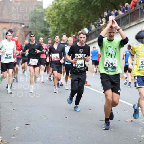 05.10.2025 - 20. swb-Marathon Bremen Michael Strokosch http://msf.ph/oto/9220783 05.10.2025 12:50:48 Laufen 7607, 1404, 406, 8900, 8089, 5212 meine-sportfotos.de