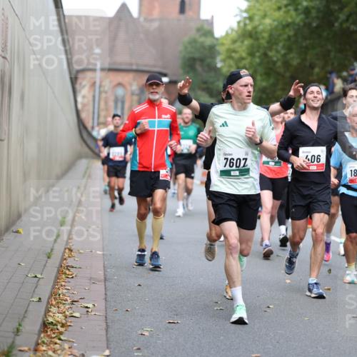 05.10.2025 - 20. swb-Marathon Bremen Michael Strokosch http://msf.ph/oto/9220789 05.10.2025 12:50:50 Laufen 7607, 06, 1840 meine-sportfotos.de