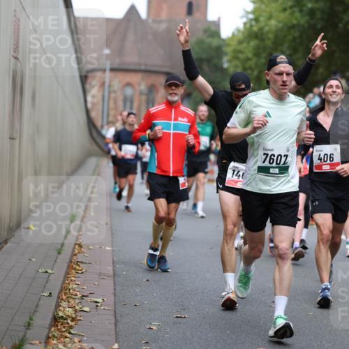 05.10.2025 - 20. swb-Marathon Bremen Michael Strokosch http://msf.ph/oto/9220790 05.10.2025 12:50:50 Laufen 140, 7607, 406, 1840 meine-sportfotos.de