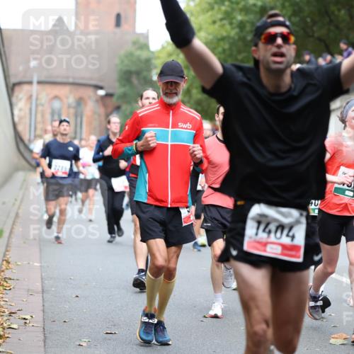 05.10.2025 - 20. swb-Marathon Bremen Michael Strokosch http://msf.ph/oto/9220796 05.10.2025 12:50:52 Laufen 1404, 406 meine-sportfotos.de
