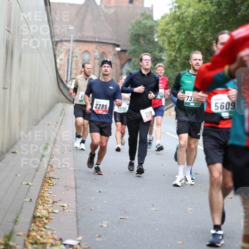 05.10.2025 - 20. swb-Marathon Bremen Michael Strokosch http://msf.ph/oto/9220800 05.10.2025 12:50:54 Laufen 82, 2285, 5446, 212, 69, 73, 5609, 966 meine-sportfotos.de