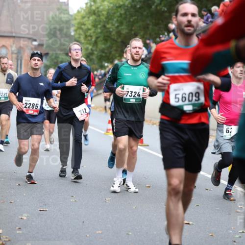 05.10.2025 - 20. swb-Marathon Bremen Michael Strokosch http://msf.ph/oto/9220803 05.10.2025 12:50:54 Laufen 8281, 2285, 212, 7324, 5609, 61 meine-sportfotos.de