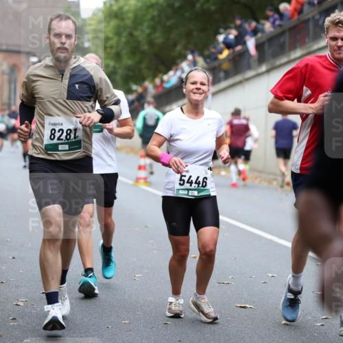 05.10.2025 - 20. swb-Marathon Bremen Michael Strokosch http://msf.ph/oto/9220818 05.10.2025 12:50:58 Laufen 8281, 5446 meine-sportfotos.de