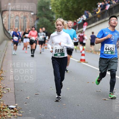 05.10.2025 - 20. swb-Marathon Bremen Michael Strokosch http://msf.ph/oto/9220826 05.10.2025 12:51:00 Laufen 8815, 4453 meine-sportfotos.de