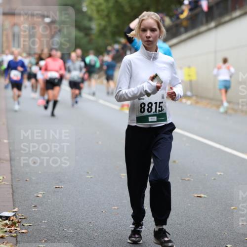 05.10.2025 - 20. swb-Marathon Bremen Michael Strokosch http://msf.ph/oto/9220830 05.10.2025 12:51:01 Laufen 8815 meine-sportfotos.de