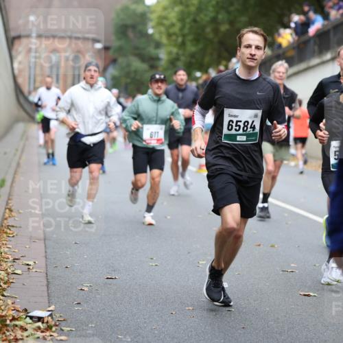05.10.2025 - 20. swb-Marathon Bremen Michael Strokosch http://msf.ph/oto/9220848 05.10.2025 12:51:08 Laufen 611, 6584, 5 meine-sportfotos.de