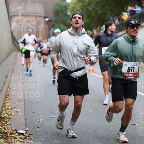 05.10.2025 - 20. swb-Marathon Bremen Michael Strokosch http://msf.ph/oto/9220857 05.10.2025 12:51:10 Laufen 611, 00494 meine-sportfotos.de