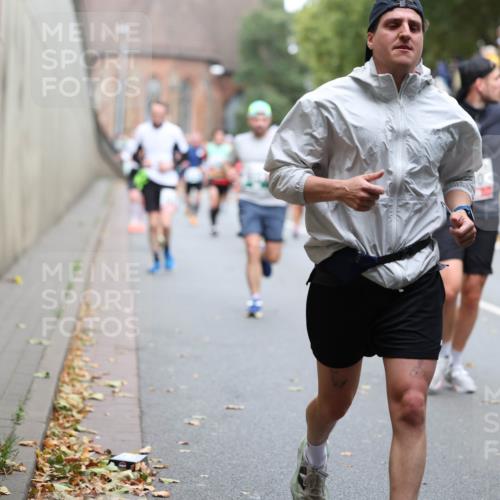 05.10.2025 - 20. swb-Marathon Bremen Michael Strokosch http://msf.ph/oto/9220858 05.10.2025 12:51:11 Laufen  meine-sportfotos.de