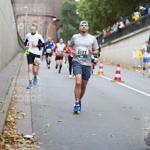 05.10.2025 - 20. swb-Marathon Bremen Michael Strokosch http://msf.ph/oto/9220863 05.10.2025 12:51:12 Laufen 1533, 5137, 190, 90 meine-sportfotos.de