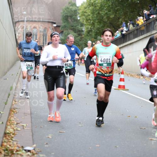 05.10.2025 - 20. swb-Marathon Bremen Michael Strokosch http://msf.ph/oto/9220879 05.10.2025 12:51:17 Laufen 244, 8525, 41, 4001, 1410 meine-sportfotos.de