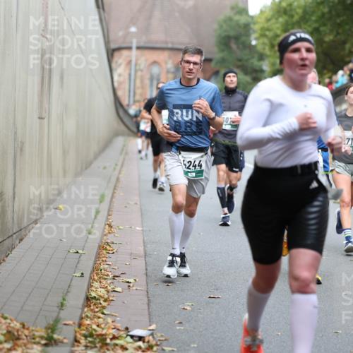 05.10.2025 - 20. swb-Marathon Bremen Michael Strokosch http://msf.ph/oto/9220883 05.10.2025 12:51:19 Laufen 2024, 244, 715 meine-sportfotos.de