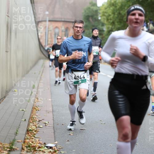 05.10.2025 - 20. swb-Marathon Bremen Michael Strokosch http://msf.ph/oto/9220884 05.10.2025 12:51:19 Laufen 2024, 50, 012, 4244 meine-sportfotos.de