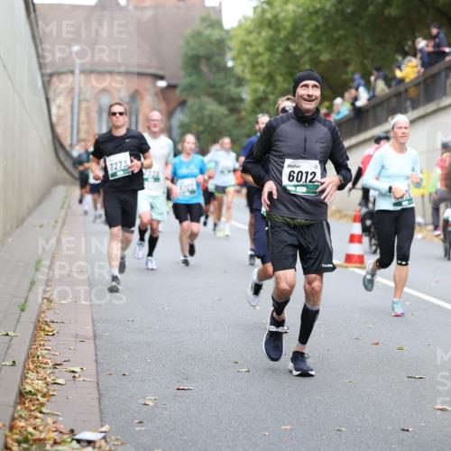 05.10.2025 - 20. swb-Marathon Bremen Michael Strokosch http://msf.ph/oto/9220889 05.10.2025 12:51:21 Laufen 7273, 6012 meine-sportfotos.de
