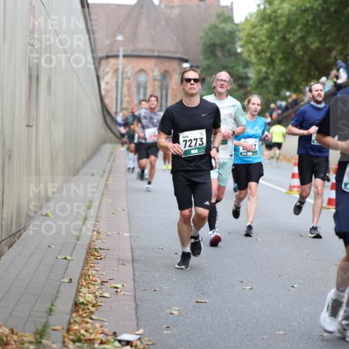 05.10.2025 - 20. swb-Marathon Bremen Michael Strokosch http://msf.ph/oto/9220895 05.10.2025 12:51:22 Laufen 7273, 46, 6012 meine-sportfotos.de