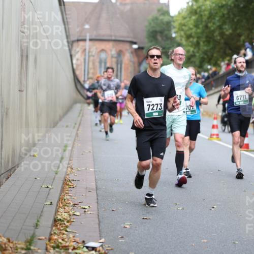 05.10.2025 - 20. swb-Marathon Bremen Michael Strokosch http://msf.ph/oto/9220896 05.10.2025 12:51:23 Laufen 1928, 7273, 39, 70, 6711, 462 meine-sportfotos.de