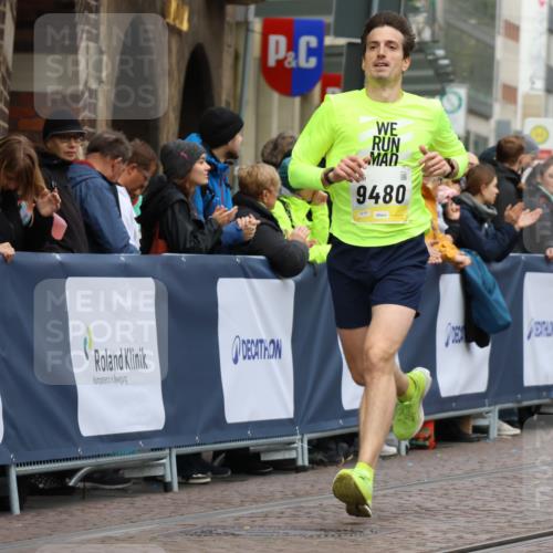 05.10.2025 - 20. swb-Marathon Bremen Strokosch-Dieckow http://msf.ph/oto/9220903 05.10.2025 10:37:06 Ziel 9480 meine-sportfotos.de