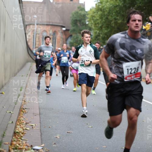 05.10.2025 - 20. swb-Marathon Bremen Michael Strokosch http://msf.ph/oto/9220908 05.10.2025 12:51:28 Laufen 6788, 5464, 3049, 347, 1228, 706 meine-sportfotos.de