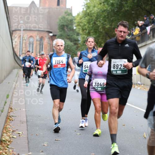 05.10.2025 - 20. swb-Marathon Bremen Michael Strokosch http://msf.ph/oto/9220917 05.10.2025 12:51:32 Laufen 1154, 54, 8925, 3049, 6788 meine-sportfotos.de